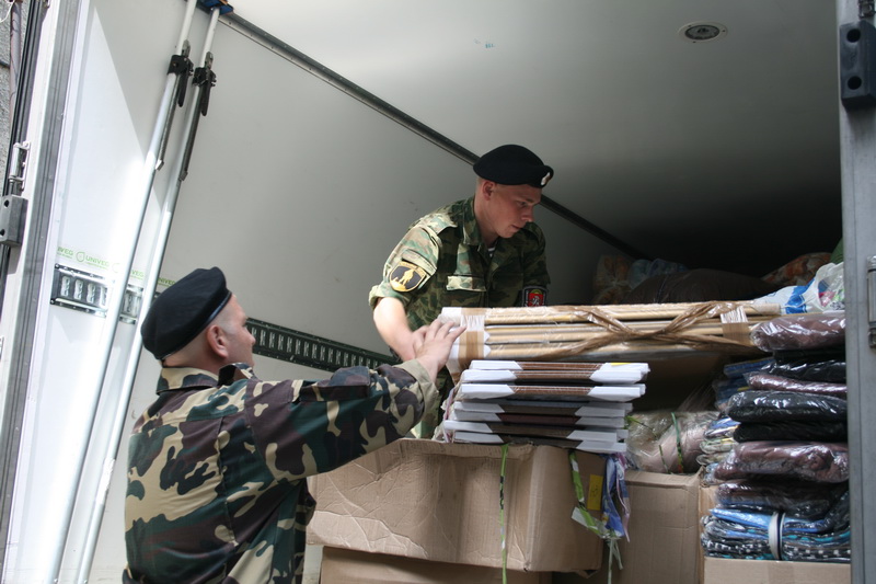 Детским больницам Крыма передали гуманитарную помощь