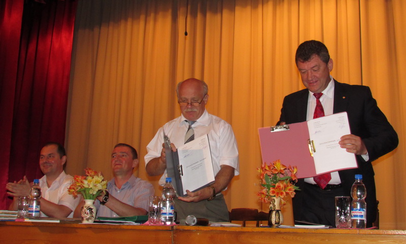 Сотрудники «Крымской железной дороги» подписали коллективный трудовой договор