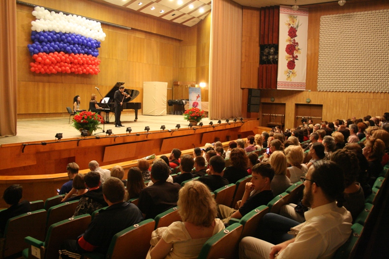 В Симферополе прошел благотворительный концерт Дмитрия Когана