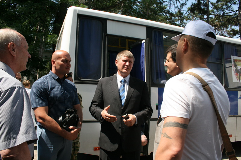 В больницы Крыма передали 1,2 тыс. банок диабетического меда