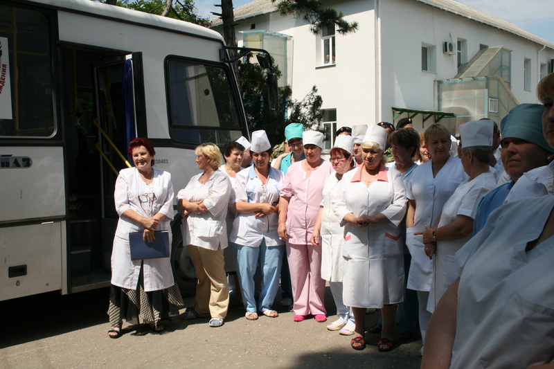 В больницы Крыма передали 1,2 тыс. банок диабетического меда