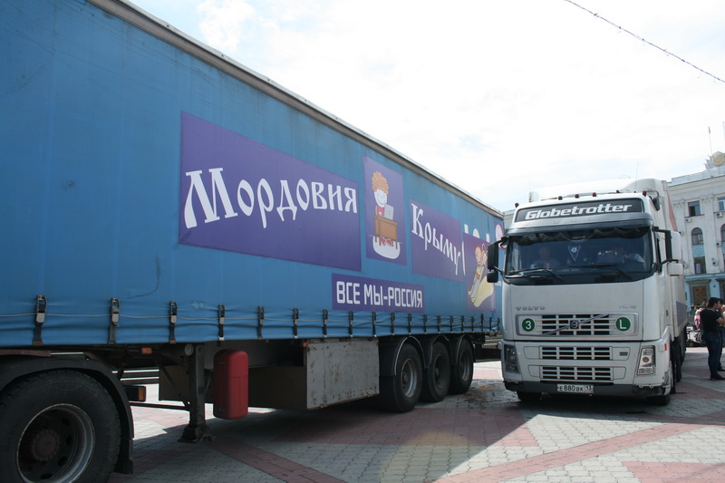 Мордовия передала Крыму детские площадки и компьютерные классы