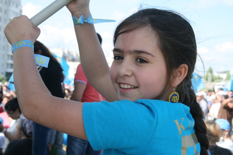 В Симферополе отметили День крымскотатарского флага