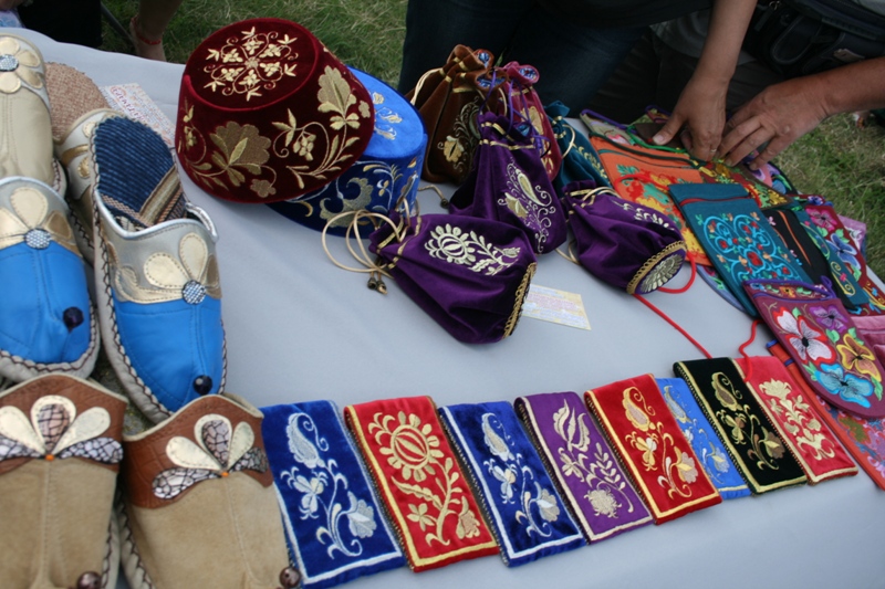 В Симферополе отметили День крымскотатарского флага