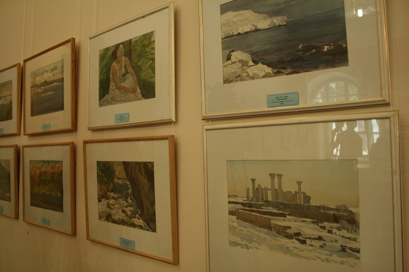 В Симферополе представили Крым глазами художников-сибиряков