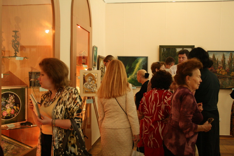 В Симферополе представили Крым глазами художников-сибиряков