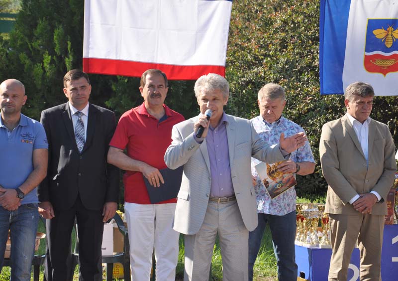 В Симферополе Олимпийский день отметили легкоатлетическим пробегом