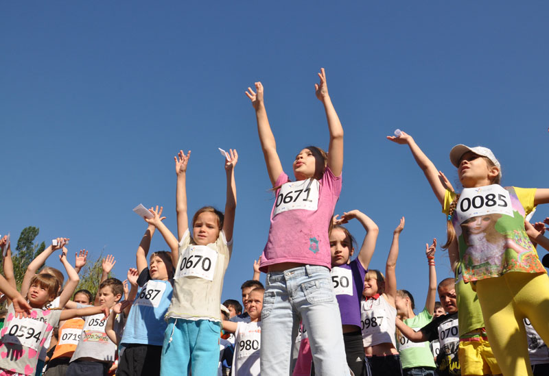 В Симферополе Олимпийский день отметили легкоатлетическим пробегом