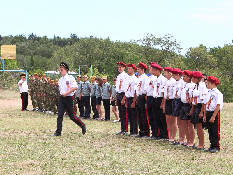 В Алуште провели детские игры «Казачьи забавы»