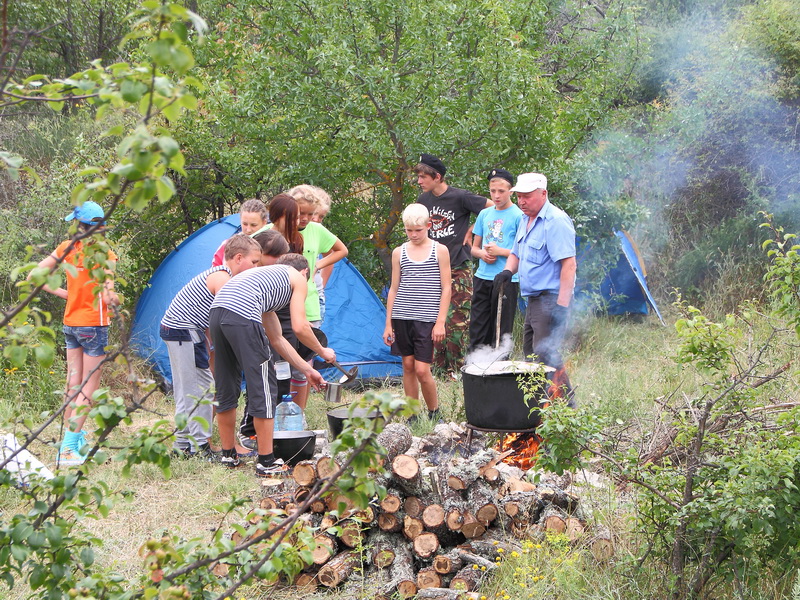 В Алуште провели детские игры «Казачьи забавы»