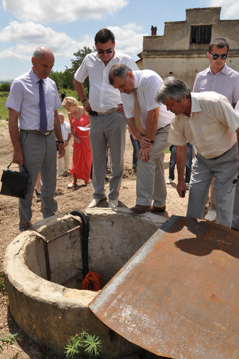 Глава крымского парламента с рабочим визитом посетил Кировский район