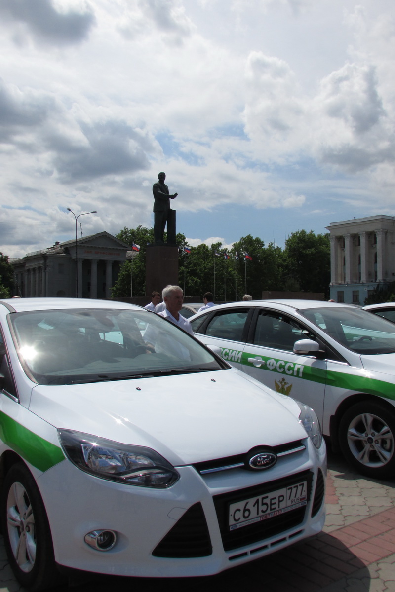 Судебные приставы Крыма получили новые автомобили