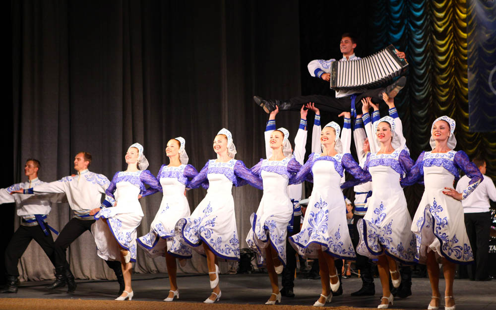 В Симферополе наградили памятными медалями семьи-долгожители