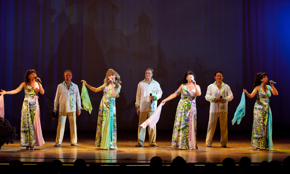 Севастопольцев с Днем семьи поздравила супруга российского премьера