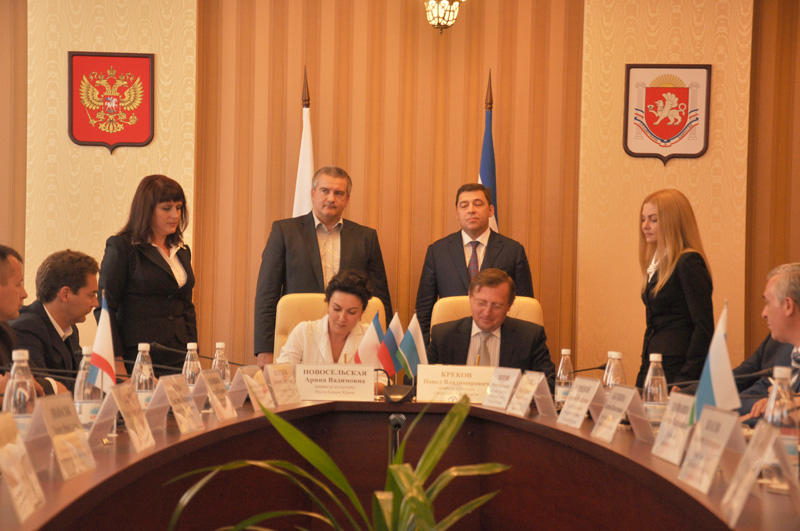 В Совете министров Крыма подписан ряд соглашений по сотрудничеству со Свердловской областью