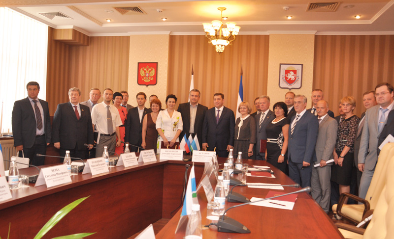 В Совете министров Крыма подписан ряд соглашений по сотрудничеству со Свердловской областью