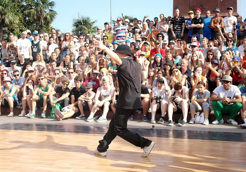 На набережной Ялты открылся фестиваль «Yalta Summer Jam»