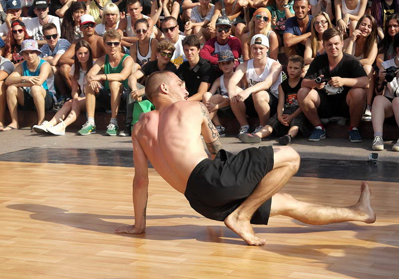 На набережной Ялты открылся фестиваль «Yalta Summer Jam»