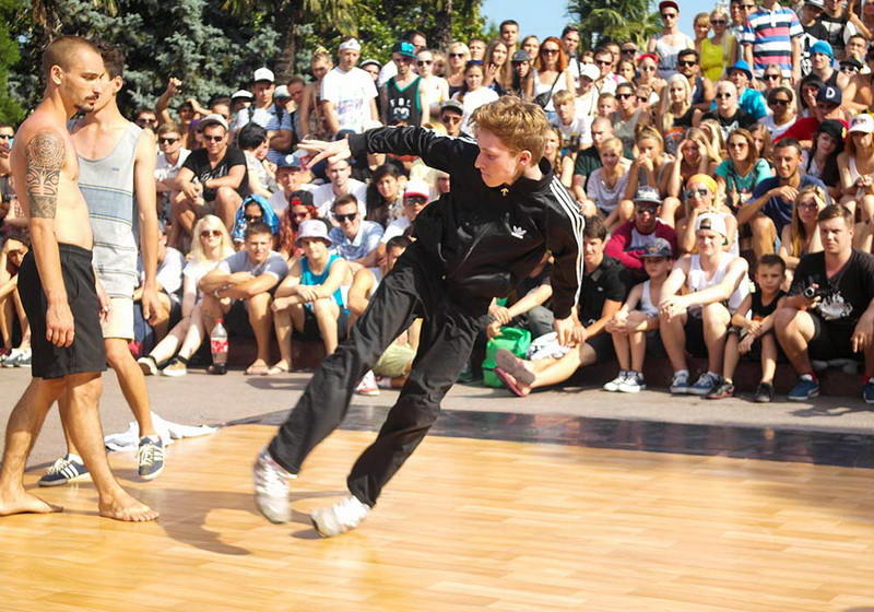 На набережной Ялты открылся фестиваль «Yalta Summer Jam»