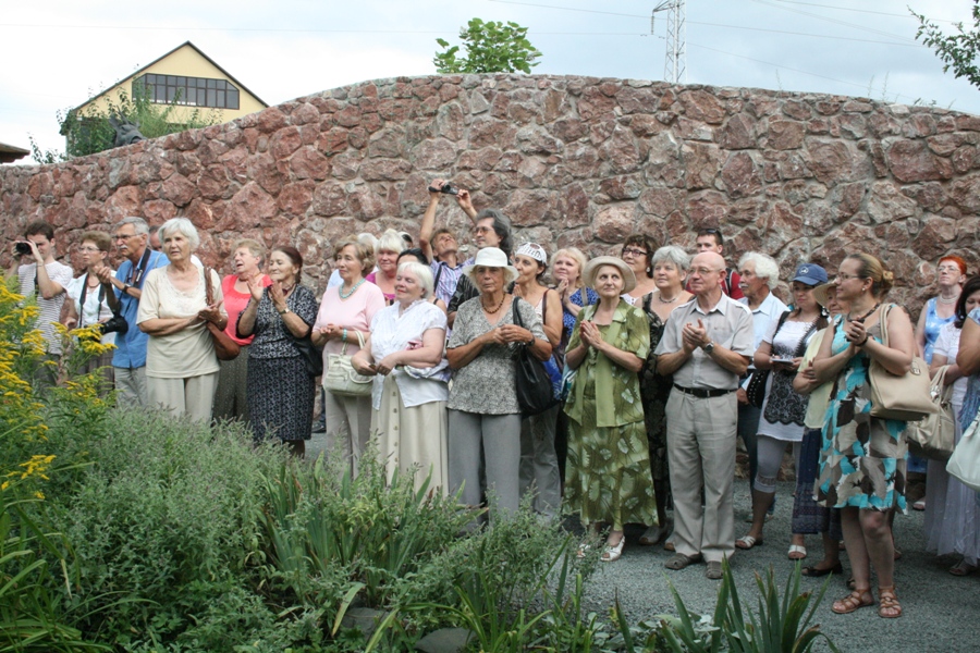 В симферопольском парке Рериха создали «русский уголок»