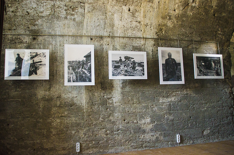 В Севастополе Дмитрий Киселев открыл выставку фотографий «Армия и флот России»