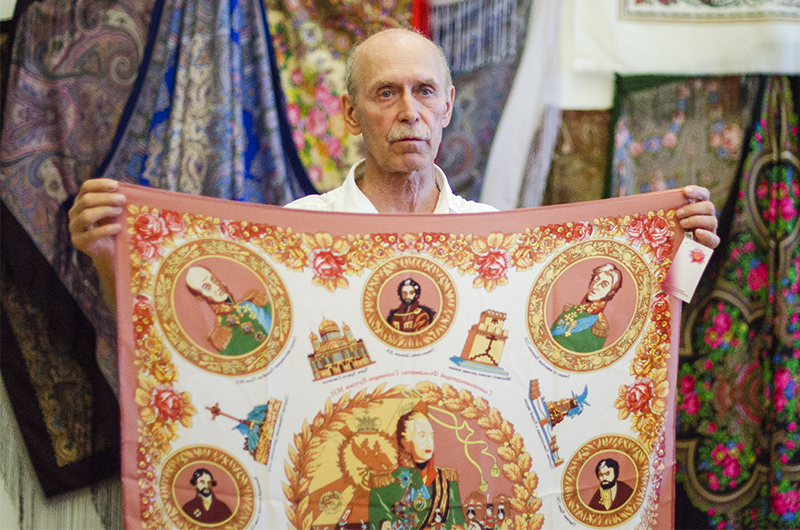 В Севастополе открылась выставка «Русская шаль»