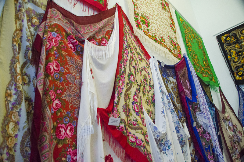 В Севастополе открылась выставка «Русская шаль»