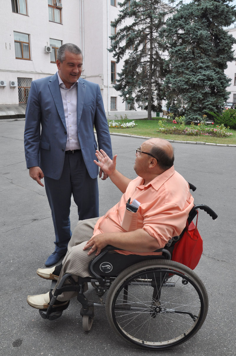 Здание правительства Крыма стало доступным для инвалидов