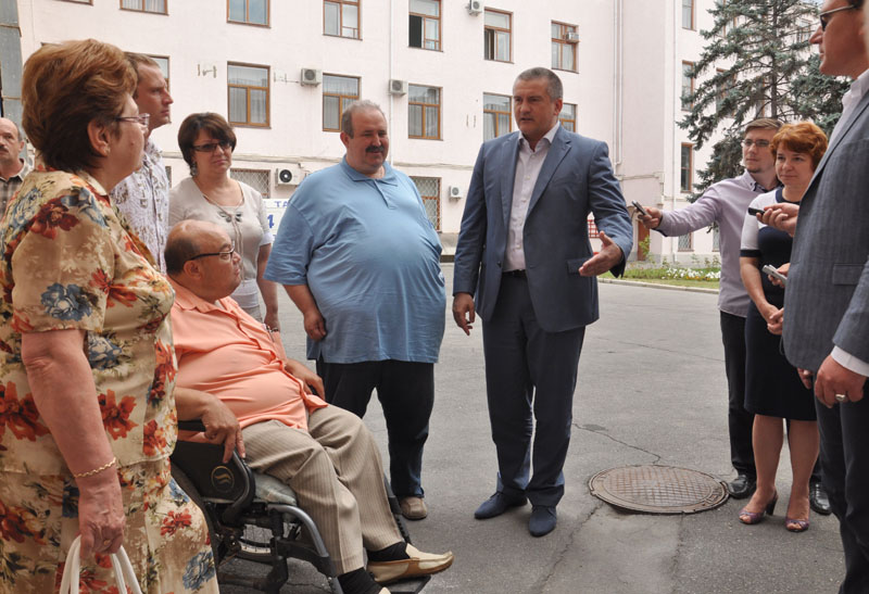 Здание правительства Крыма стало доступным для инвалидов