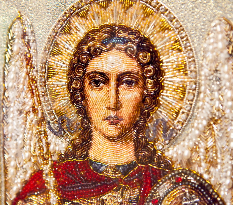 В Севастополе открылась выставка икон из бисера