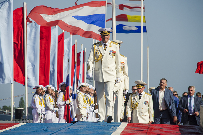 Севастополь торжественно отметил День Военно-морского флота России