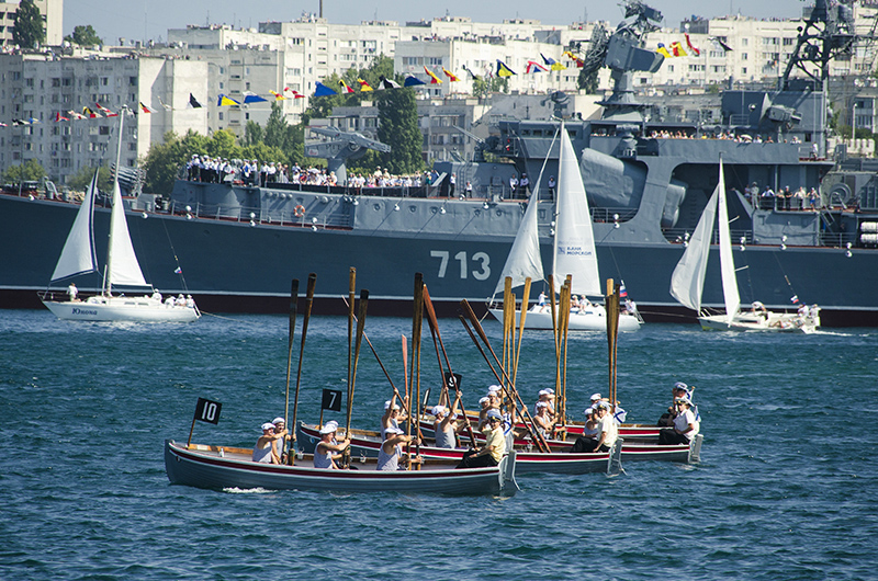 Севастополь торжественно отметил День Военно-морского флота России