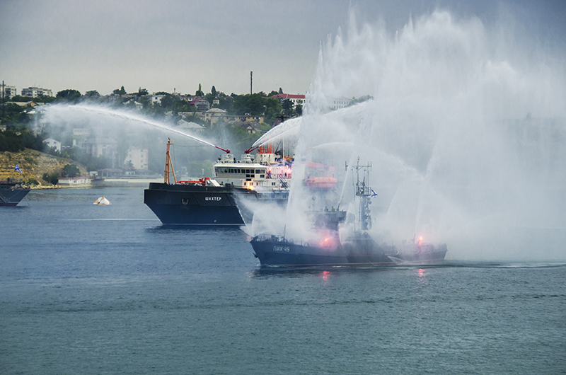 Севастополь торжественно отметил День Военно-морского флота России