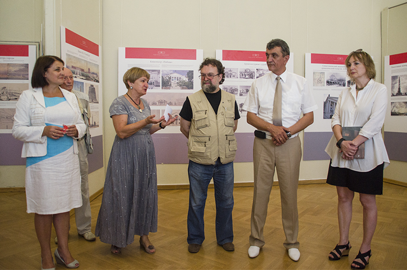 В Севастополе открылась выставка, посвященная восстановлению города