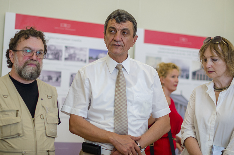 В Севастополе открылась выставка, посвященная восстановлению города