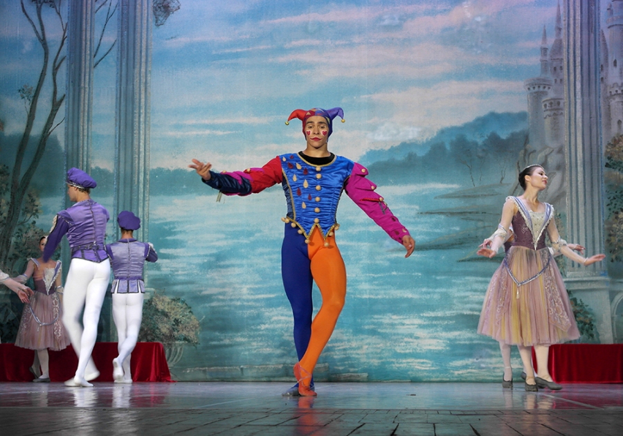 В Ялте состоялся спектакль «Лебединое озеро»