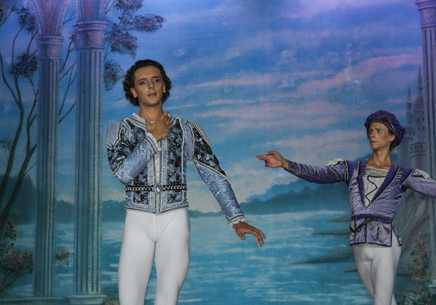 В Ялте состоялся спектакль «Лебединое озеро»