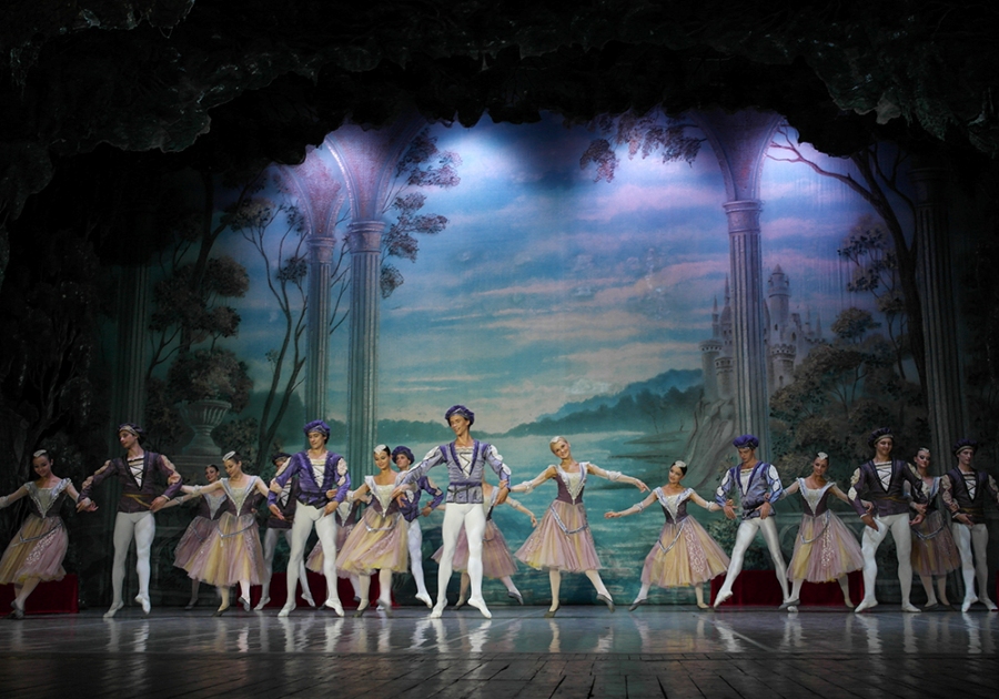 В Ялте состоялся спектакль «Лебединое озеро»