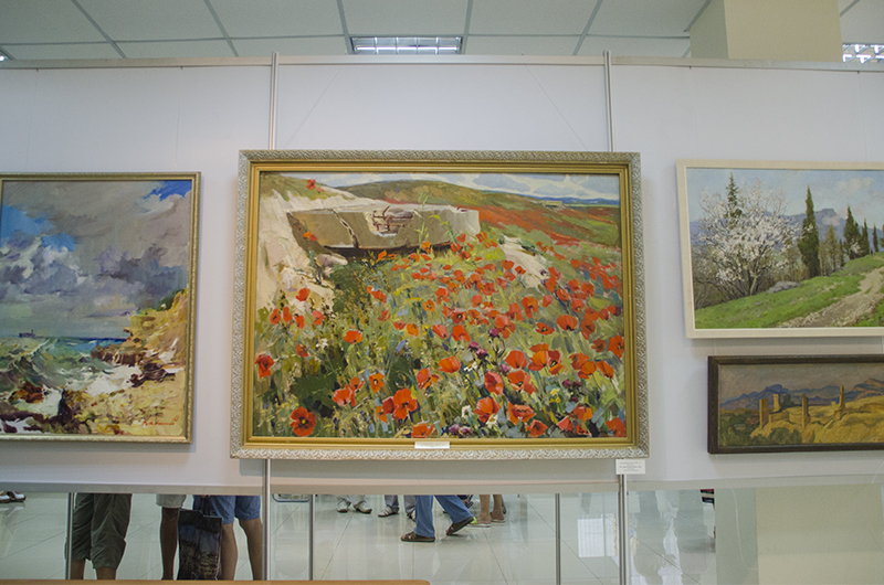 В Севастополе открылась выставка российских живописцев XX века и современных художников