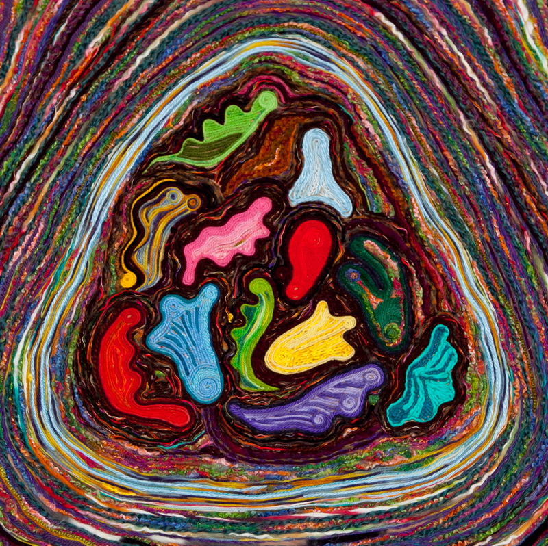 В Севастополе открылась выставка картин из ниток