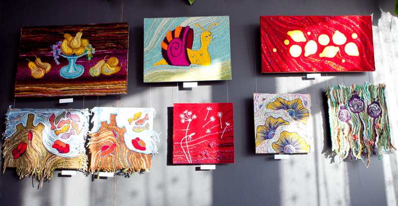 В Севастополе открылась выставка картин из ниток