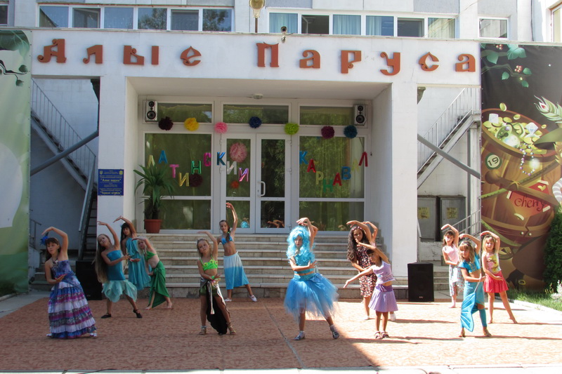 В детском саду в Симферополе провели карнавал