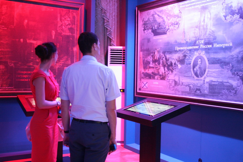 В Ливадийском дворце представили Романовых в 3D