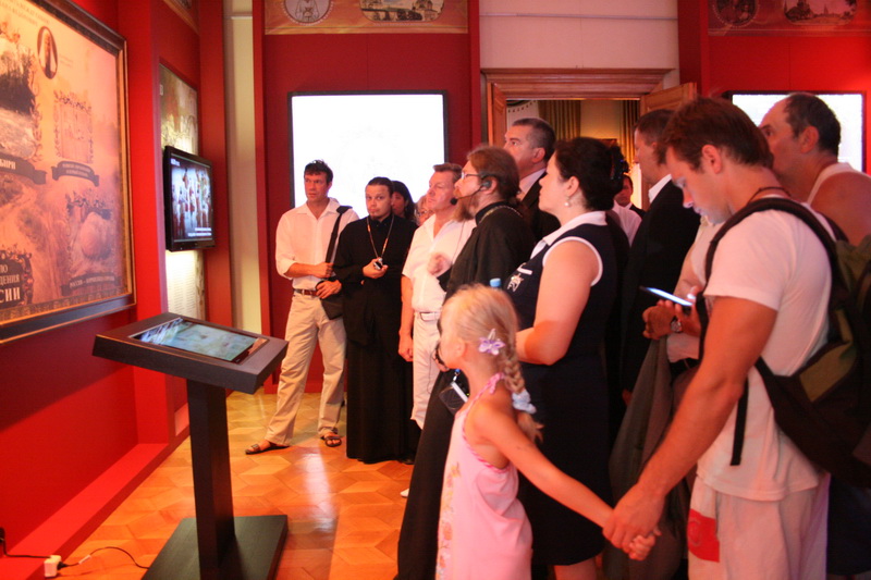 В Ливадийском дворце представили Романовых в 3D