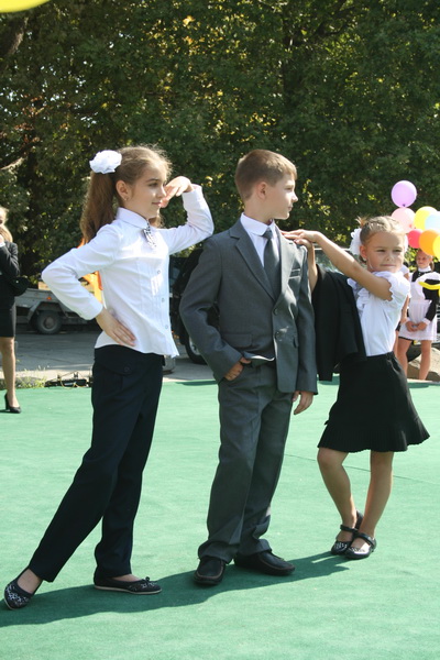 В Симферополе провели дефиле школьной формы крымских фабрик