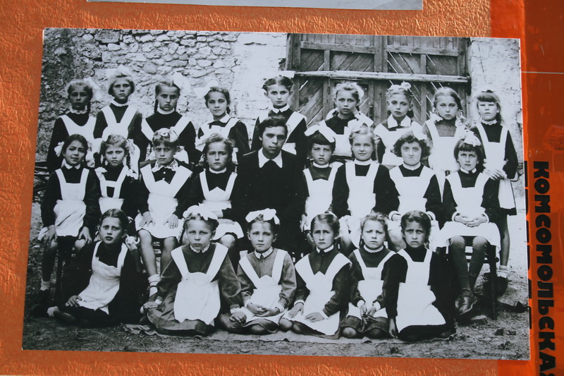 В Симферополе провели дефиле школьной формы крымских фабрик