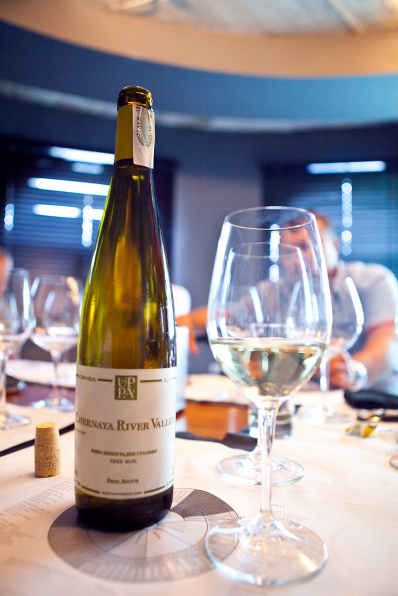 Севастопольцев учат разбираться в винах