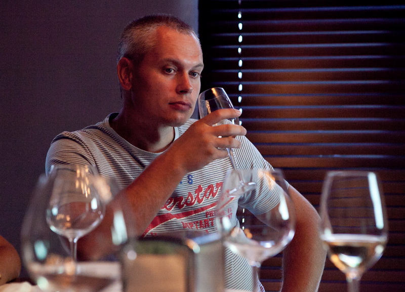 Севастопольцев учат разбираться в винах
