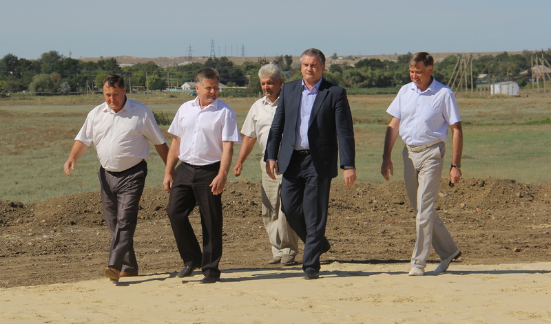 В Ленинском районе пустили газ и воду