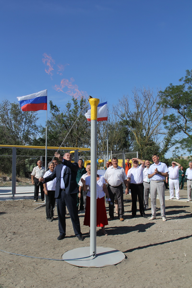 В Ленинском районе пустили газ и воду